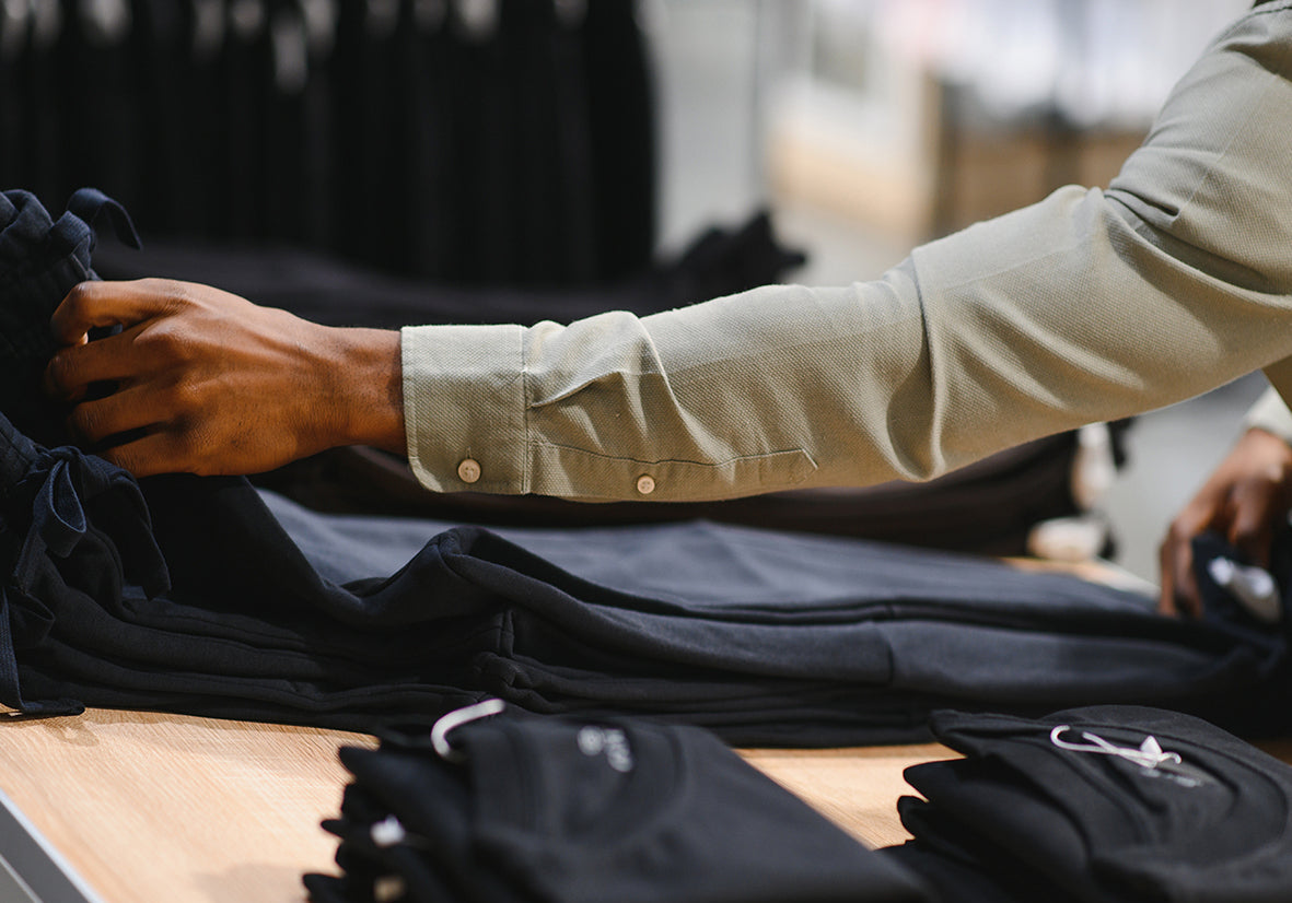 Minimal Design, Maximum Chill 🌴: The Brieza Tee for Effortless Ease