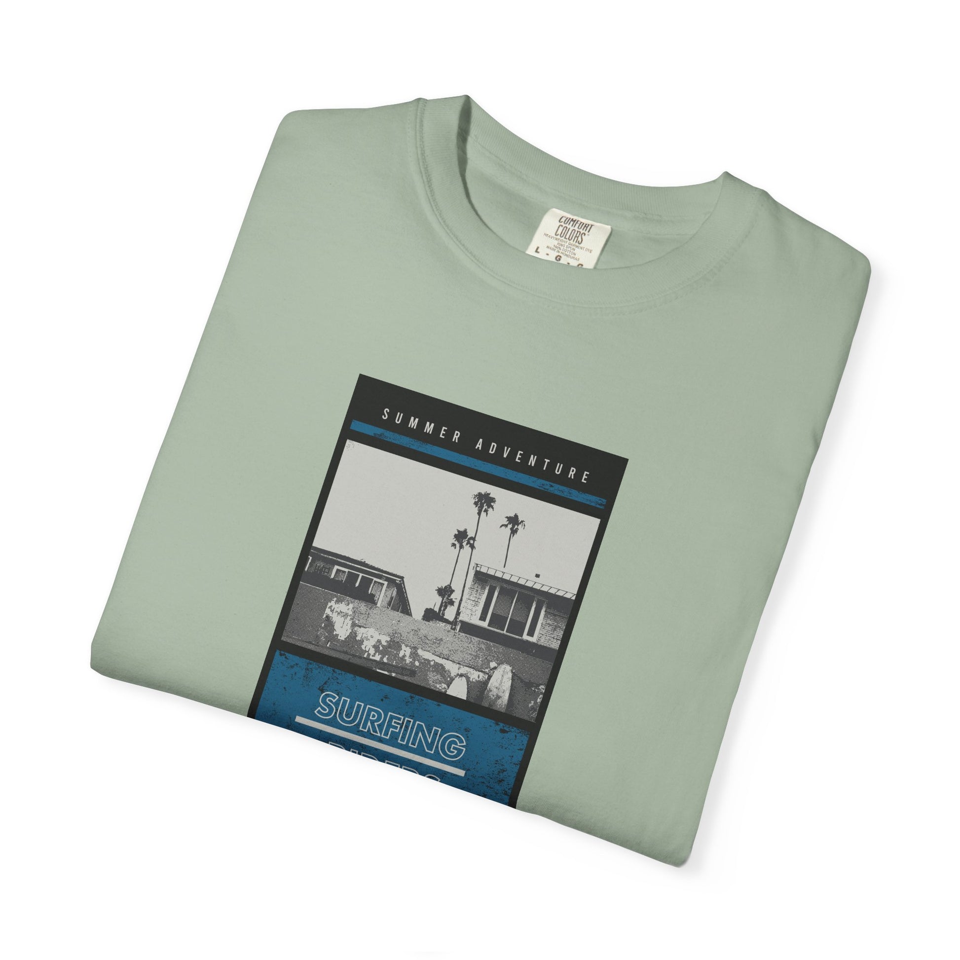 T-Shirt — California Beach Vintage Photo Graphic (Palm Trees, Surf