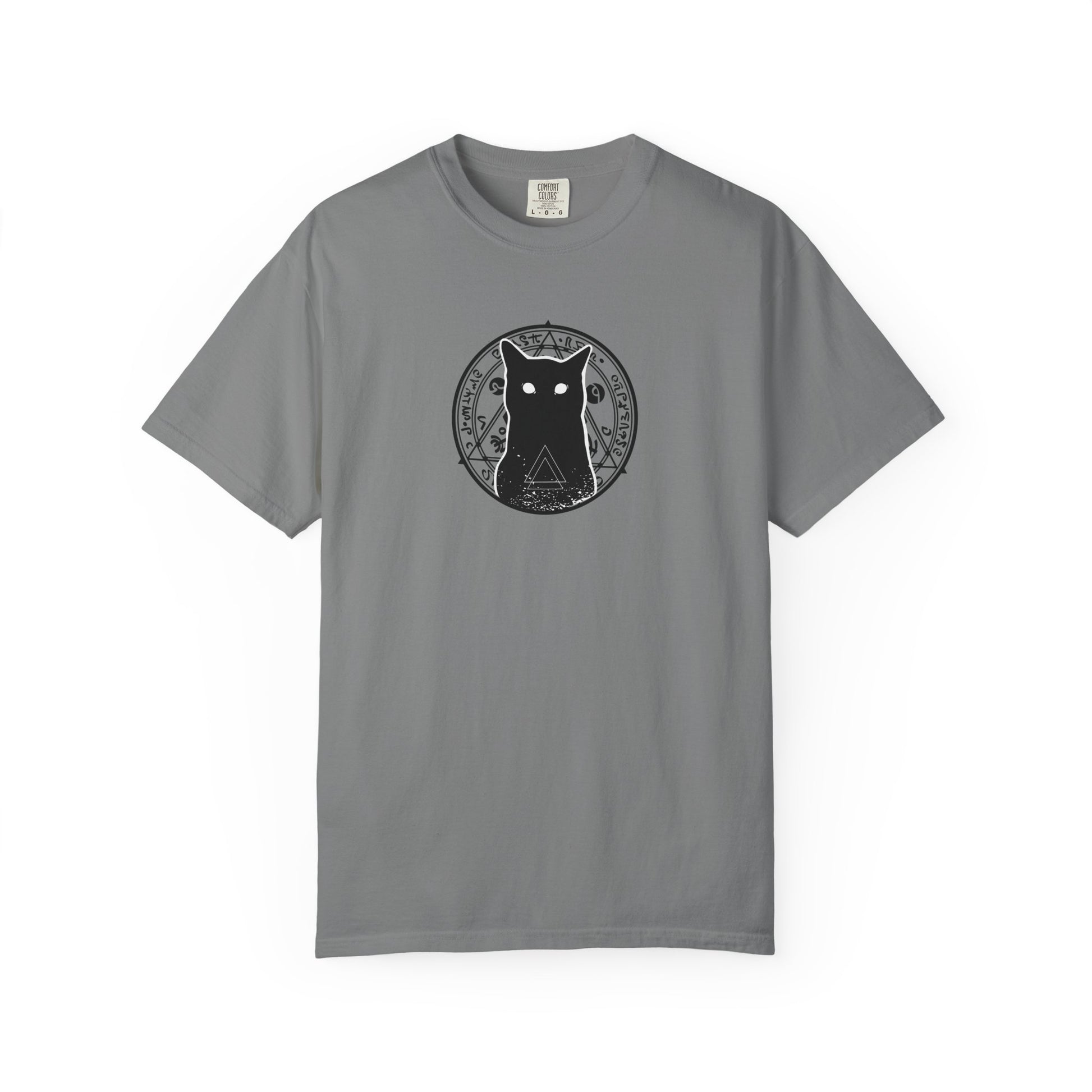 Gray t-shirt with a black cat 