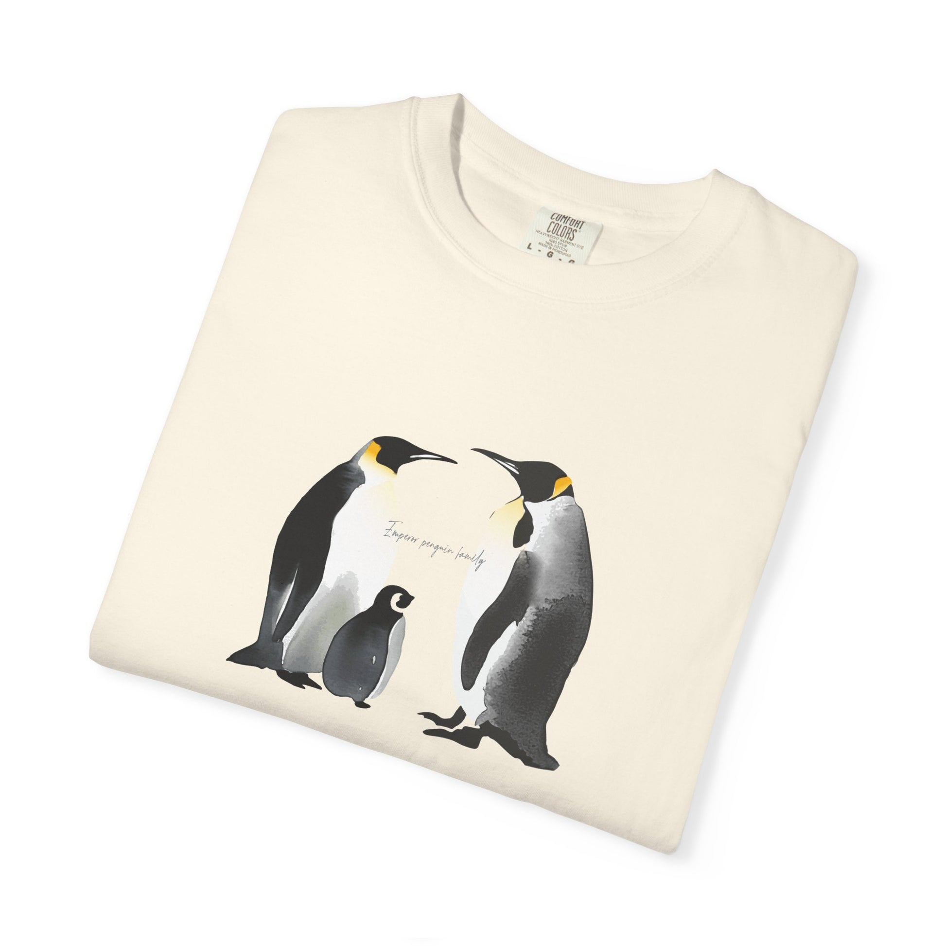 Penguin Family T‑Shirt — Cute Emperor Penguin Mom, Dad & Chick Graphic Tee